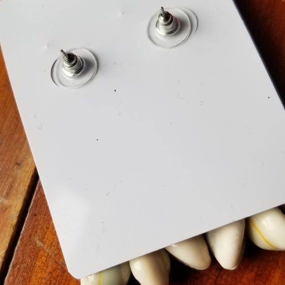 Silvertone Cowrie Shell Earrings - Picture 3 of 4